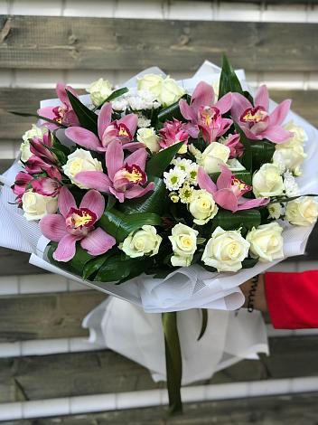 Букет цветов из: Розы и Хризантемы в Балаклаве