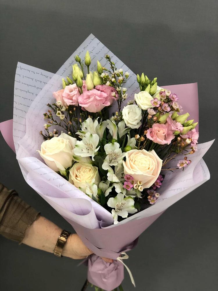 Букет цветов из: Альстромерии, Розы и Лизиантусы в Балаклаве