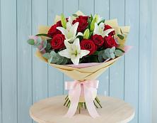 Букет цветов из:  Лилии и Розы в Балаклаве