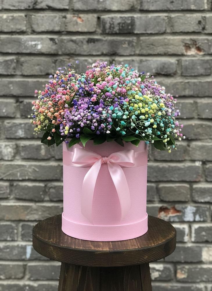 Цветочная композиция из Гипсофила и Розы в шляпной коробке в Балаклаве