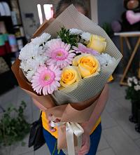 Букет цветов из:  Герберы, Розы и Хризантемы в Балаклаве