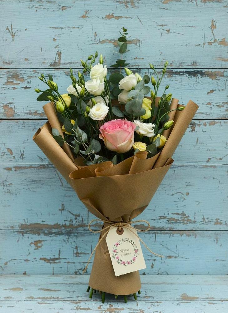 Букет цветов из: Розы и Лизиантусы в Балаклаве