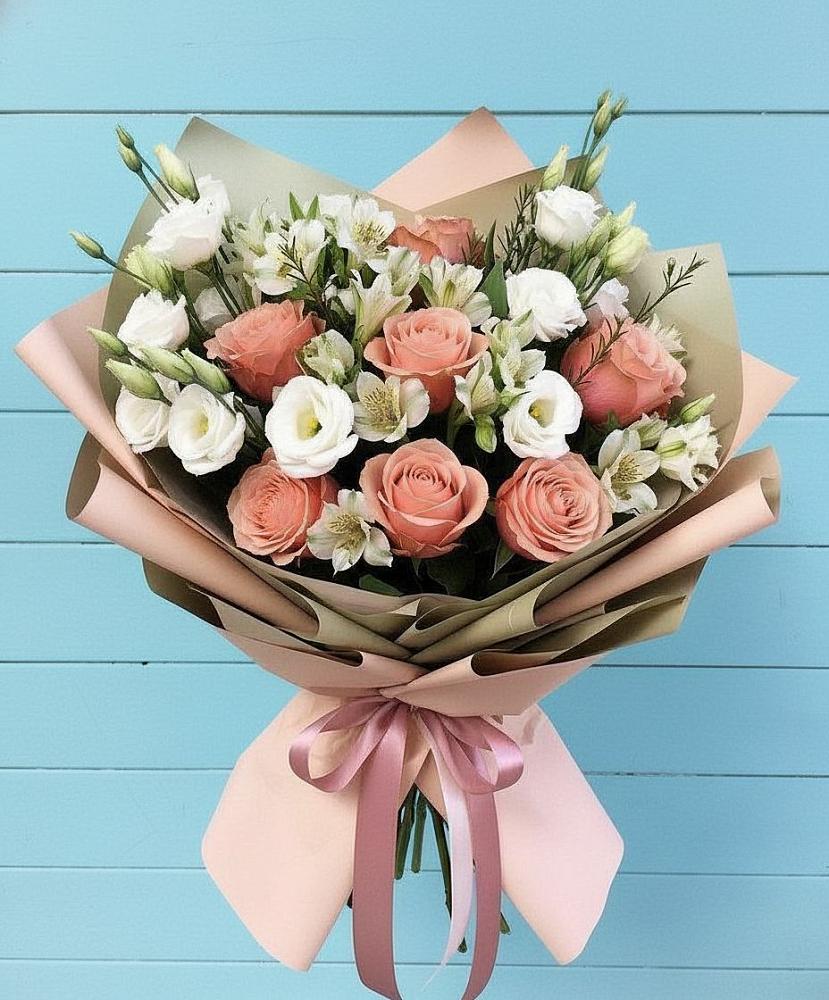 Букет цветов из: Розы, Альстромерии и Лизиантусы в Балаклаве