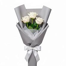 Букет 3 белые розы в Балаклаве