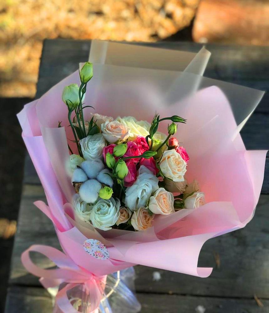 Букет цветов из: Розы и Лизиантусы в Балаклаве