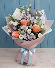 Букет цветов из:  Лизиантусы, Розы, Альстромерии и Гипсофила в Балаклаве