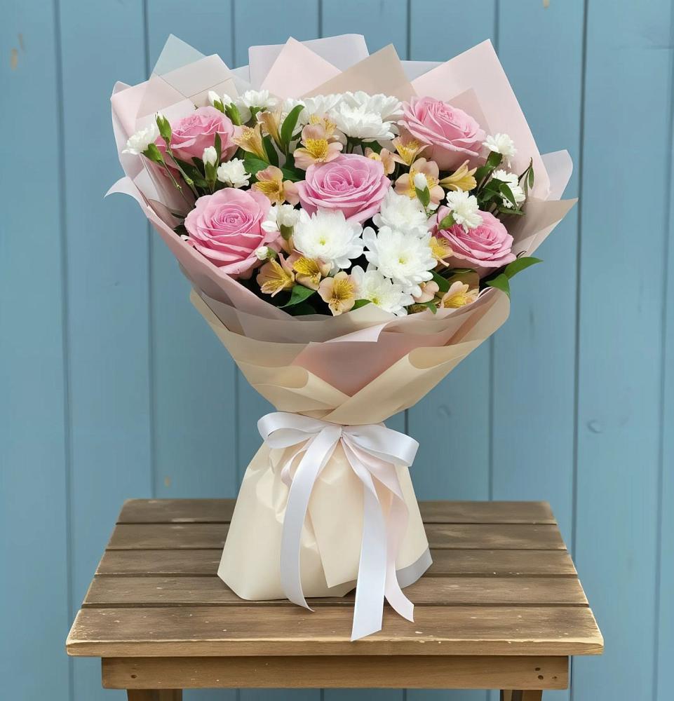 Букет цветов из: Гвоздики, Орхидеи и Розы в Балаклаве