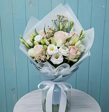 Букет цветов из:  Розы и Лизиантусы в Балаклаве