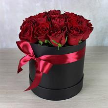 Цветочная композиция из Розы в шляпной коробке в Балаклаве