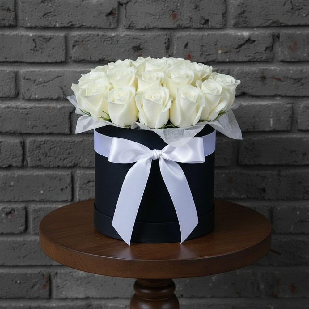 Цветочная композиция из Розы в шляпной коробке в Балаклаве