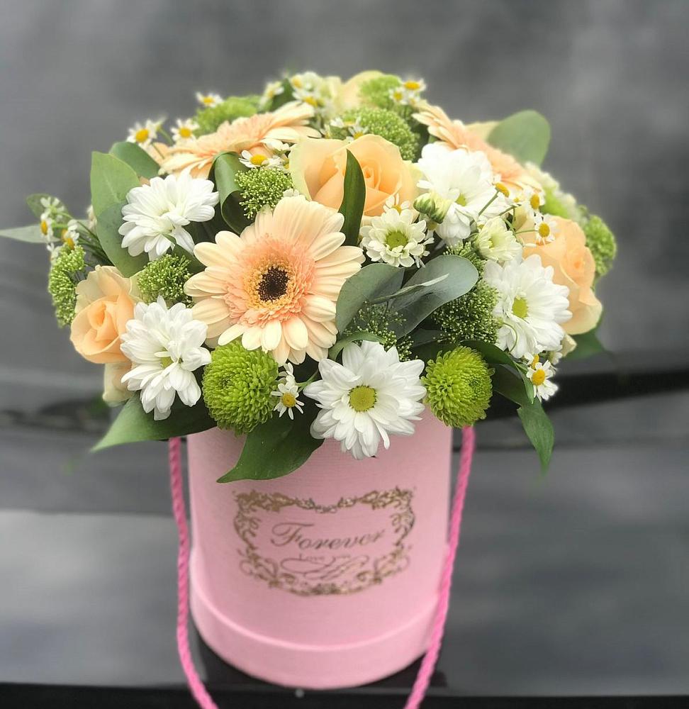 Цветочная композиция из Розы, Герберы и Хризантемы в шляпной коробке в Балаклаве