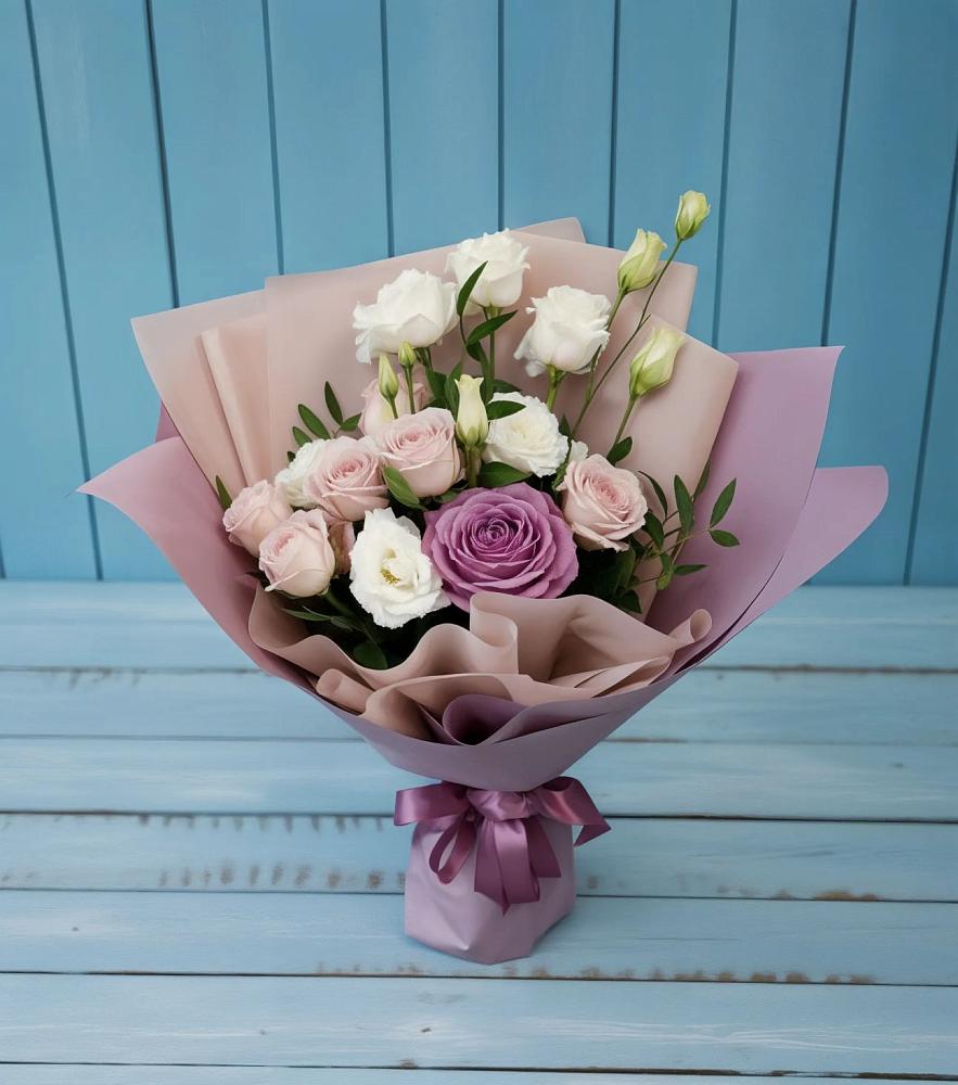 Букет цветов из: Розы и Лизиантусы в Балаклаве